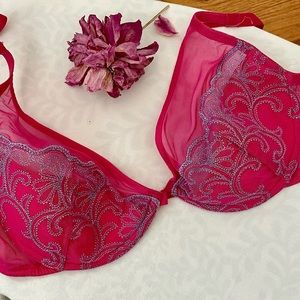 Size 34C, Natori semi-sheer bra, excellent condition, pink, sexy!